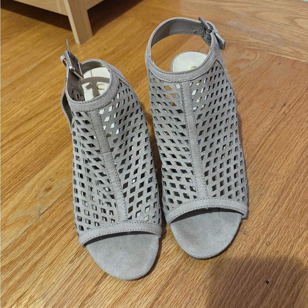 Unisa Gray Cutout Sandals